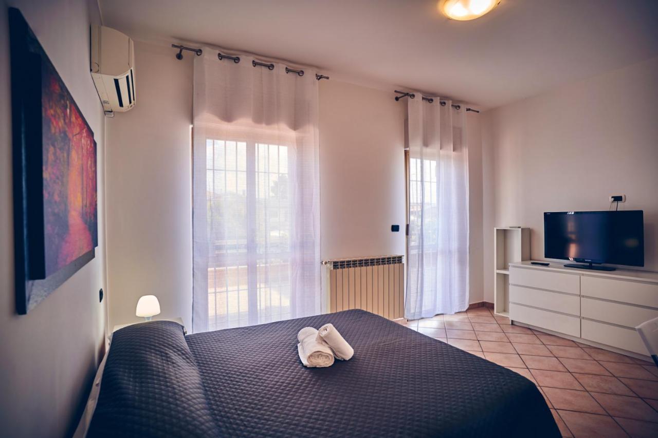 Travelershome 7Metri Guesthouse Ciampino Kültér fotó